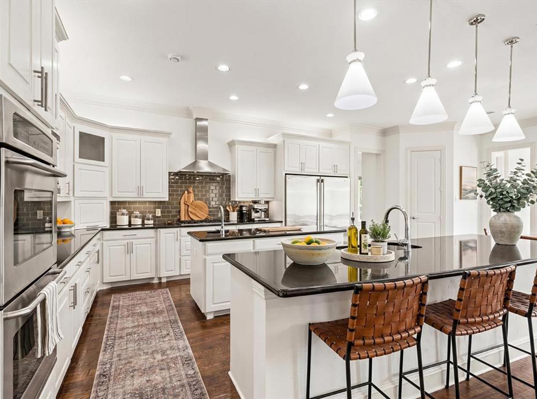 Modern Luxury In A Timeless Setting - The Estates at Tour 18